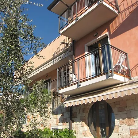 Margherita Aparthotel 3*